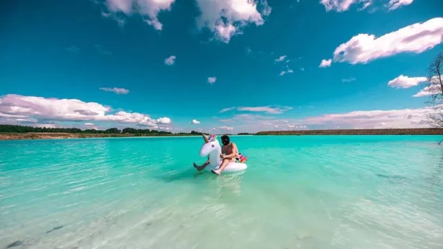 Keindahan 4 Danau Beracun yang Instagramable - GenPI.co