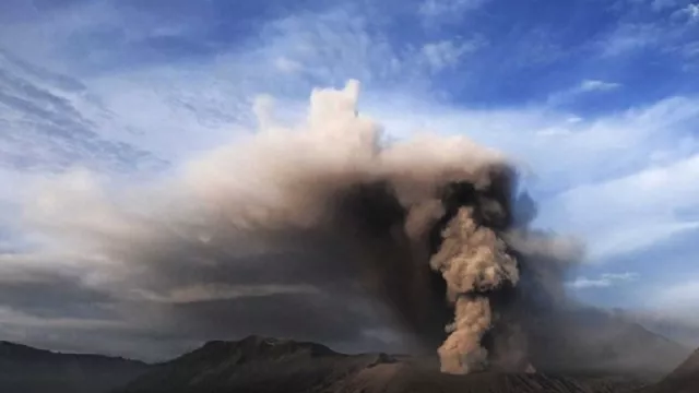 Pagi Ini Gunung Bromo Kembali Normal - GenPI.co