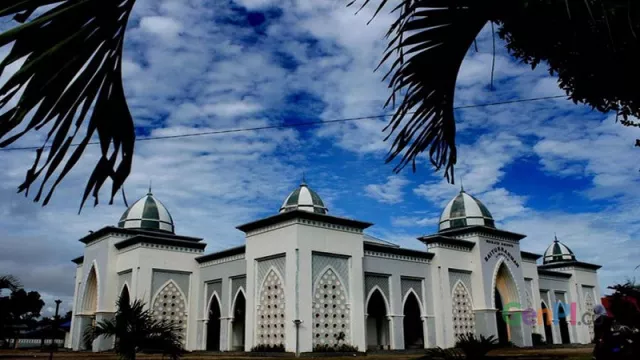 Mengenal Masjid Baiturrahman Limboto, Tempat Salat Jumat Presiden Jokowi - GenPI.co