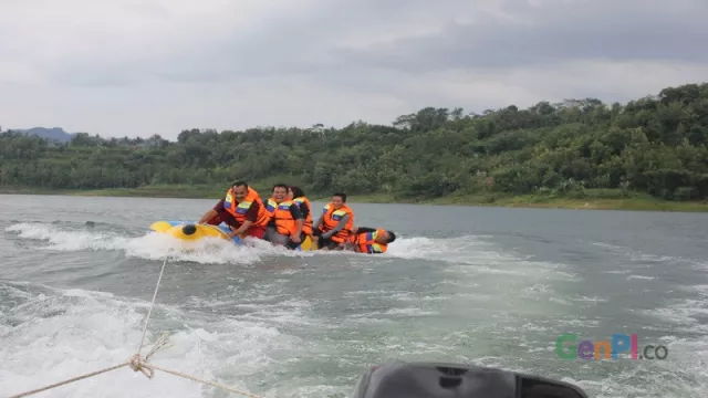 Banana Boat Jadi Andalan Wisata Air di Wonosobo - GenPI.co