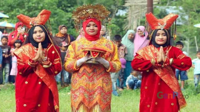 Kesempatan Saksikan Tari Piring di Culture Festival 2019 - GenPI.co