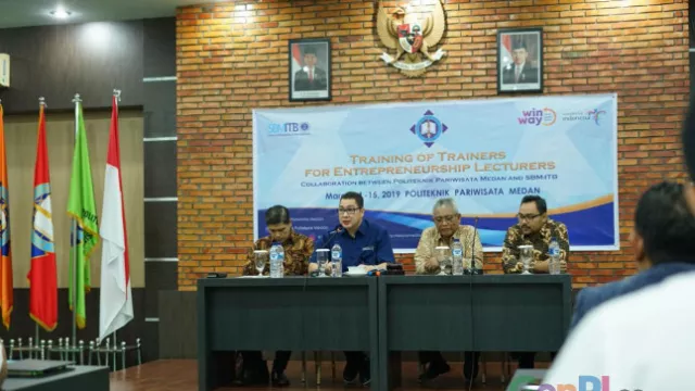 Kemenpar Bekali Staff Pengajar Poltekpar Medan Ilmu Menjadi Trainer - GenPI.co