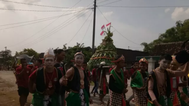Mengenal Tradisi Sedekah Bumi Di Dusun Jompong Blora - GenPI.co