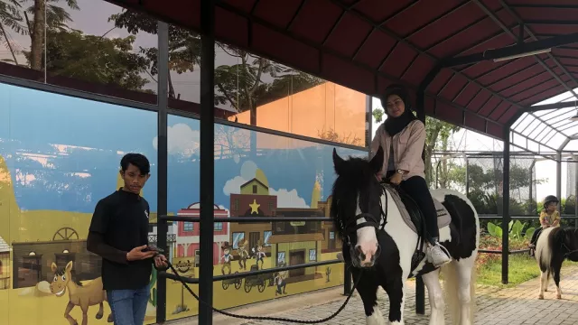Yuk, Menunggang Kuda di Branchto Equstrian Park - GenPI.co