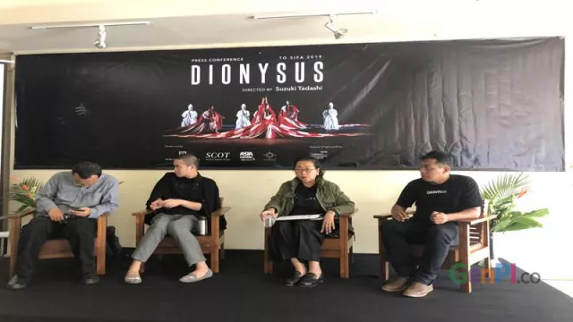 Pegiat Teater Indonesia dan Jepang Pentaskan Dionysus di Singapura - GenPI.co Pegiat Teater Indonesia dan Jepang Pentaskan Dionysus di Singapura - GenPI.co