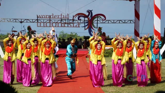 Begini Meriahnya Puncak Festival Pesona Tambora 2019 - GenPI.co