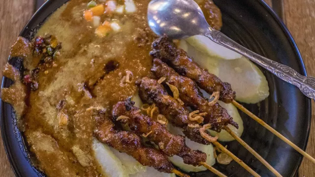 Jelang Pemilu, Yuk Cicipi Sate Ayam Organik di Pekanbaru - GenPI.co