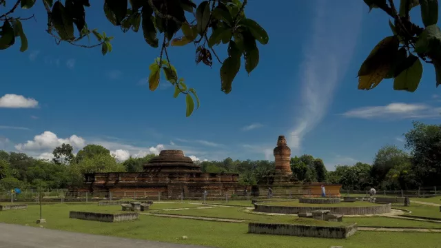 Hadiri Waisak Nasional di Kampar? Sambangi Juga Destinasi ini - GenPI.co