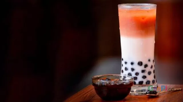 Remaja ini Dibawa ke Dokter Setelah Minum Bubble Tea - GenPI.co