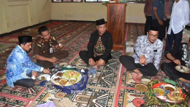 Dahsyatnya Bakdo Kupat Gorontalo, Kumpulkan Keluarga Berserak - GenPI.co
