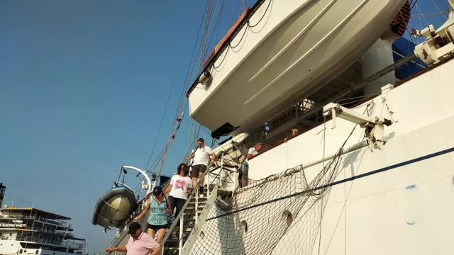 MV Star Clipper, Kapal Pesiar ke-11 yang Berlabuh di Semarang - GenPI.co