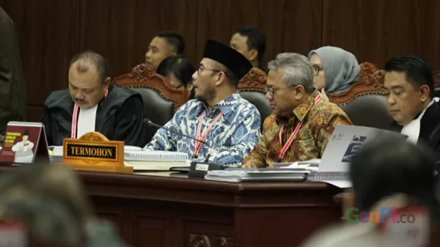 Sidang MK, KPU Minta Majelis Hakim Tolak Gugatan Capres 02 - GenPI.co