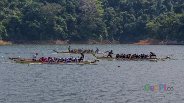 11 Negara Bersaing Ketat di Kejuaraan Festival Perahu Naga Kampar - GenPI.co
