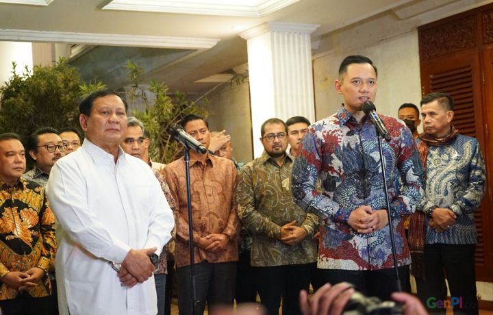 Momen Prabowo Sambut AHY di Rumah Kertanegara - GenPI.co
