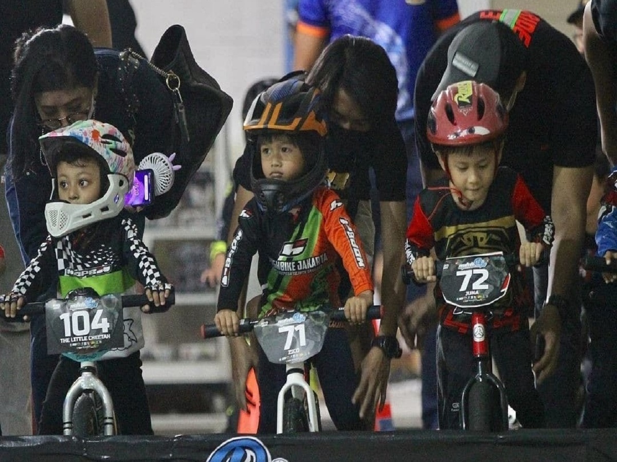 Komunitas Push Bike Bikin Orang Tua dan Anak Tambah Dekat GenPI.co