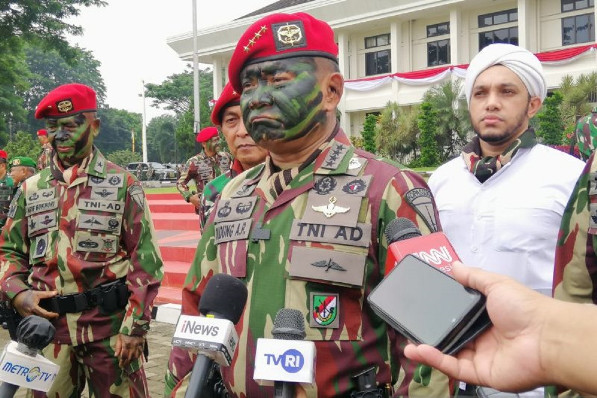 KASAD Dudung Sudutkan Panglima TNI Andika Perkasa - GenPI.co