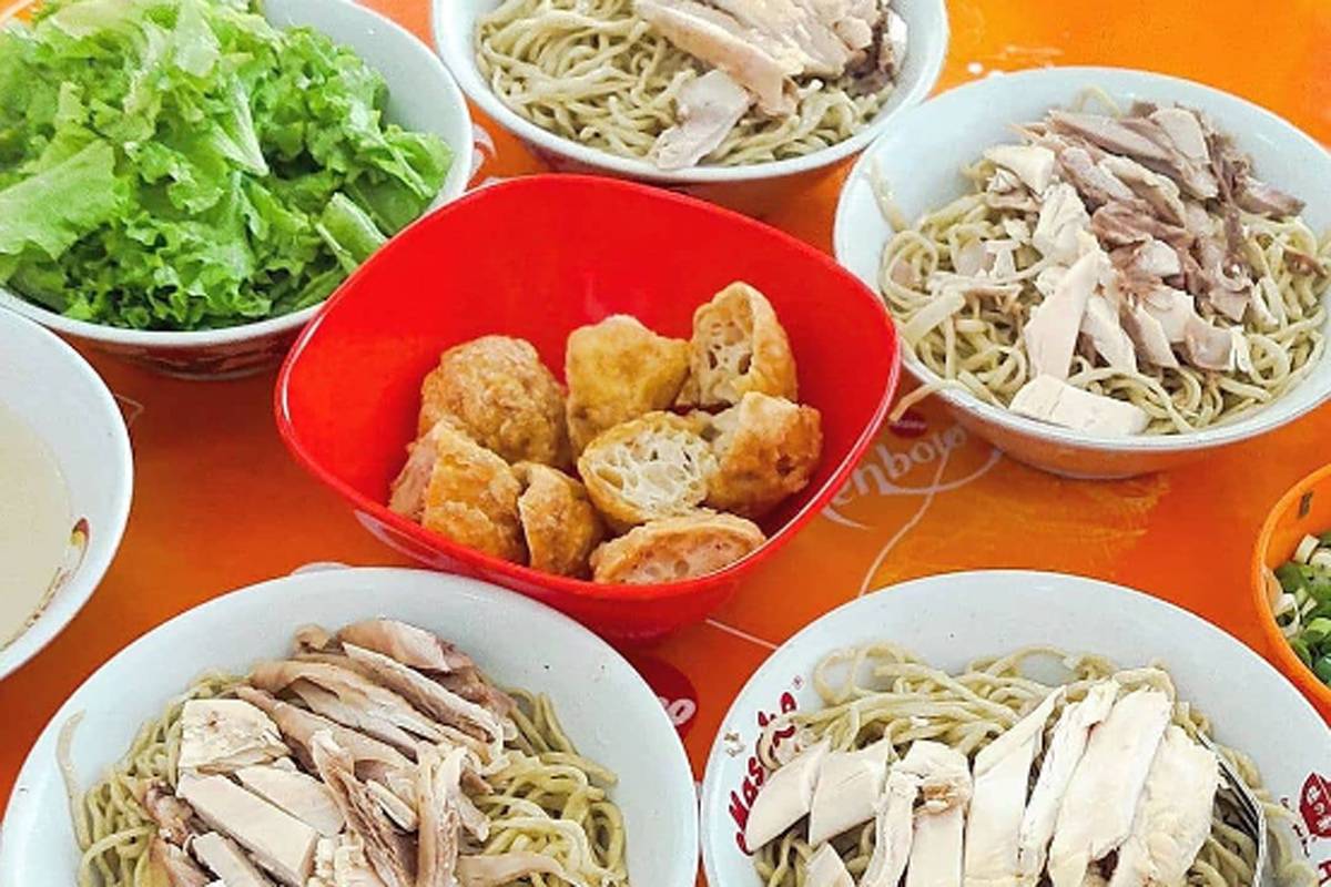 Rekomendasi Tempat Makan Enak Terdekat Di Jakarta, Coba Bakmi Acang ...