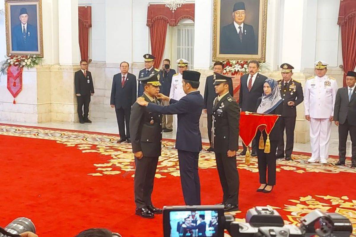 Jenderal Agus Subiyanto Resmi Menjabat Panglima TNI Gantikan Yudo ...