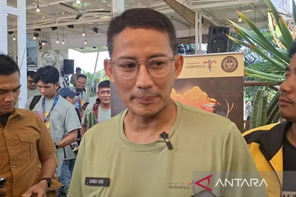 Kabar Baik Sandiaga Sebut Harga Tiket Pesawat Segera Turun Genpi Co