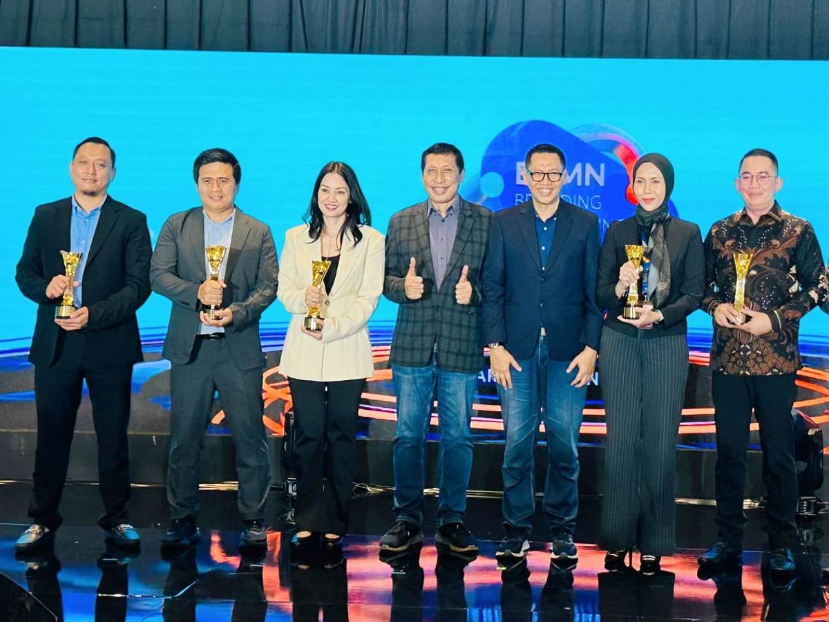 Pos Indonesia Raih Penghargaan Tertinggi di BUMN Branding dan Marketing Awards 2024