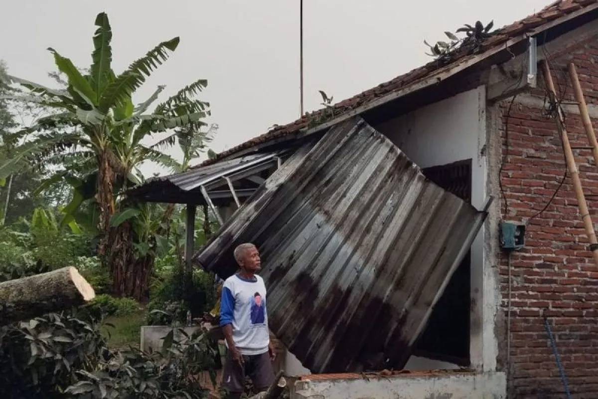 BMKG: Masyarakat Jateng Diminta Waspada Cuaca Ekstrem pada 21-23 November 2024