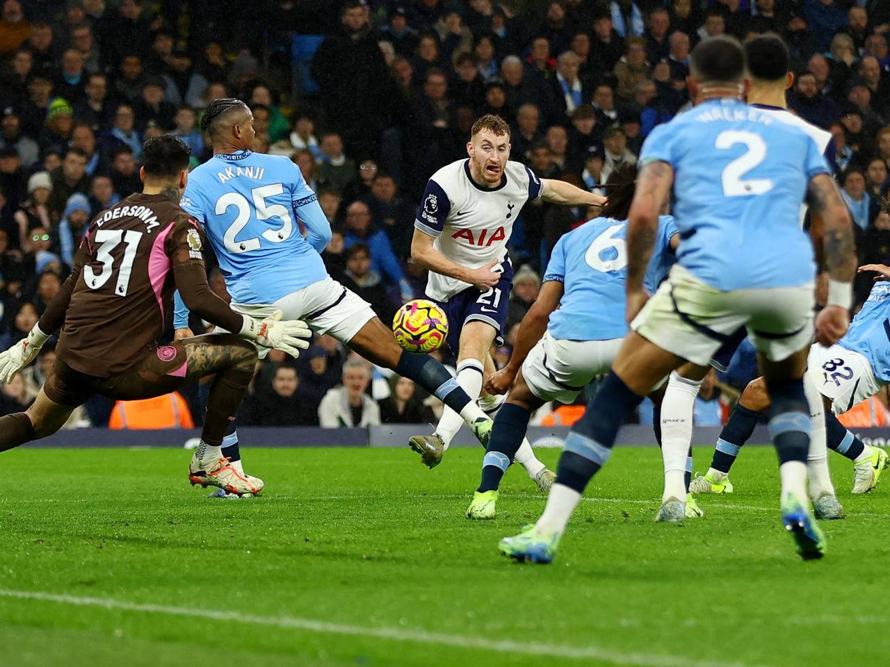 Man City Dibantai Tottenham di Etihad Stadium, Pep Guardiola Bongkar Biang Keladi