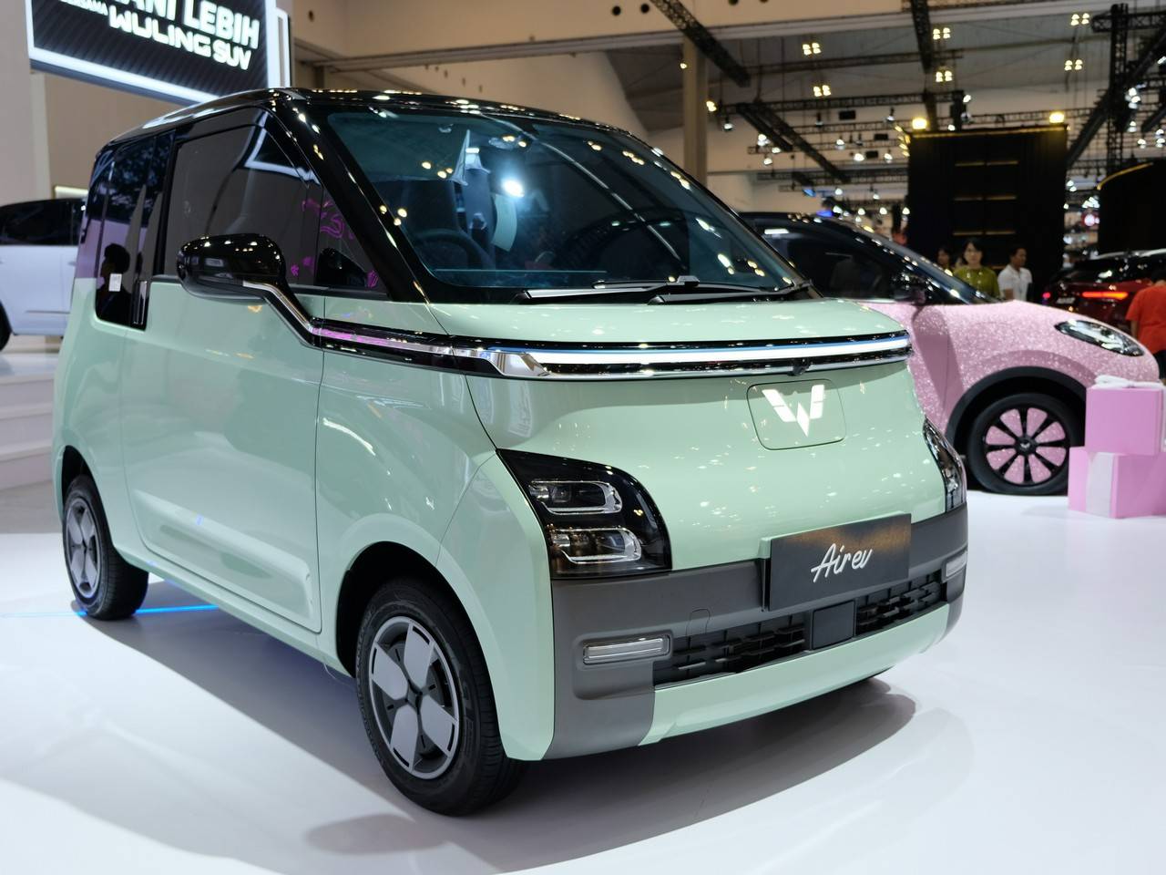 Ramaikan Gaikindo Jakarta Auto Week 2024, Wuling Pamerkan Air ev