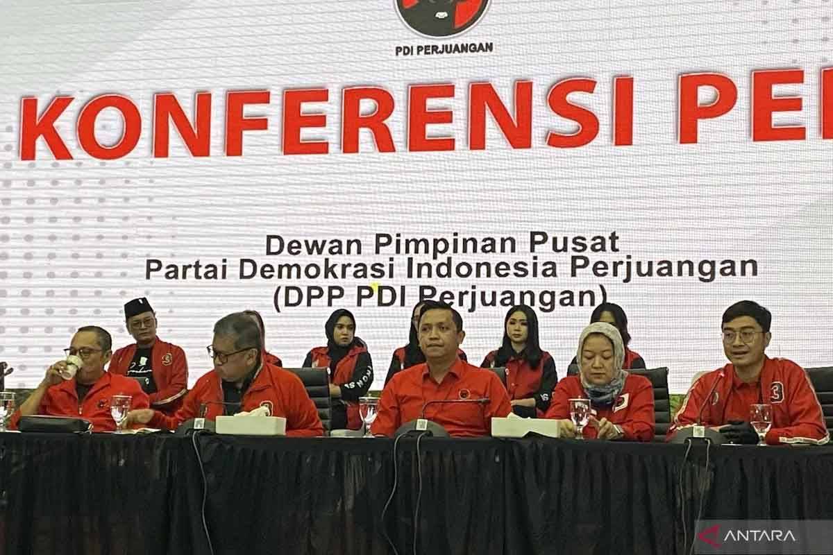 Pecat Effendi Simbolon, PDIP: Berkomunikasi dengan Pak Jokowi