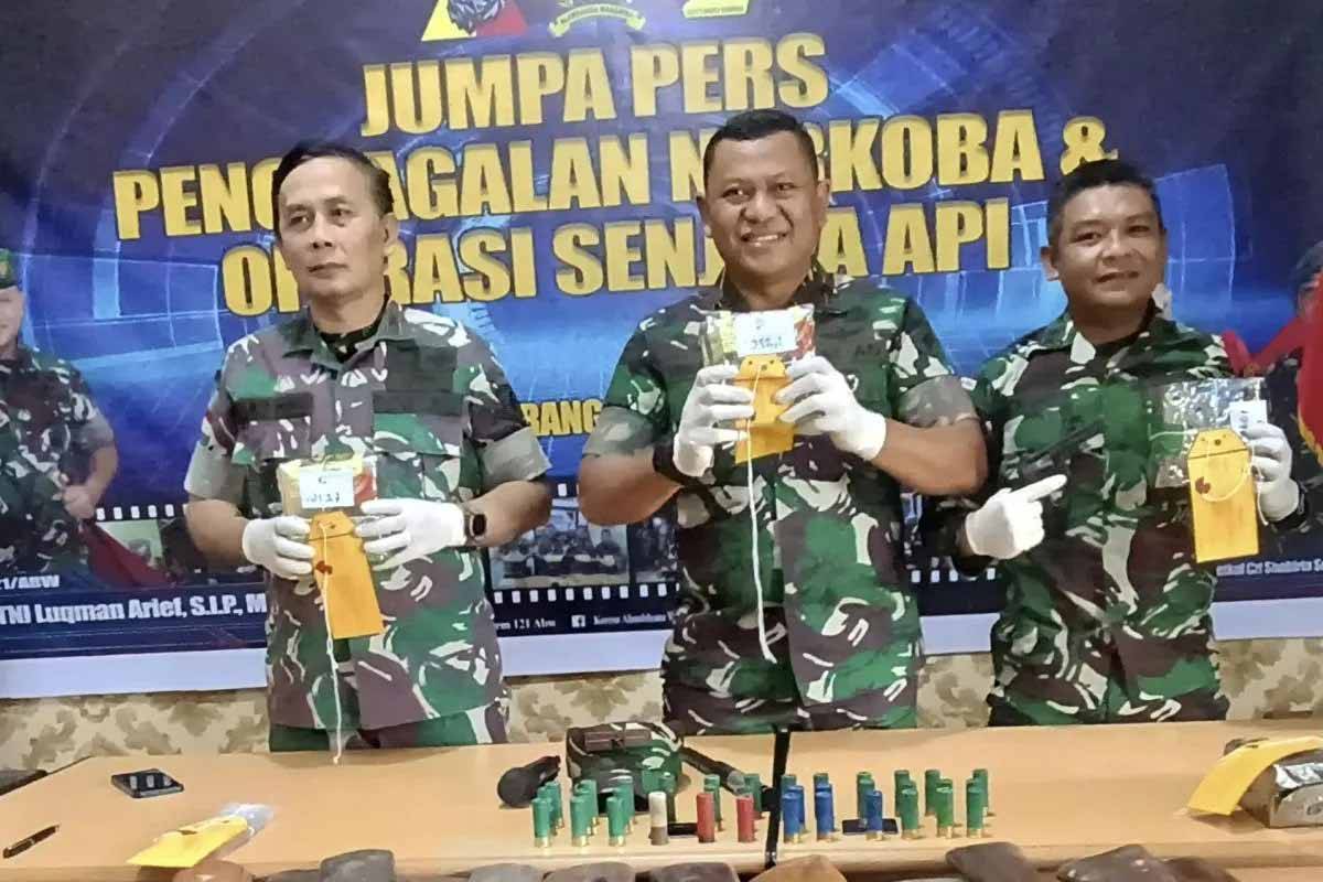 TNI AD Gagalkan Upaya Penyelundupan Sabu dari Malaysia di Perbatasan Kalbar