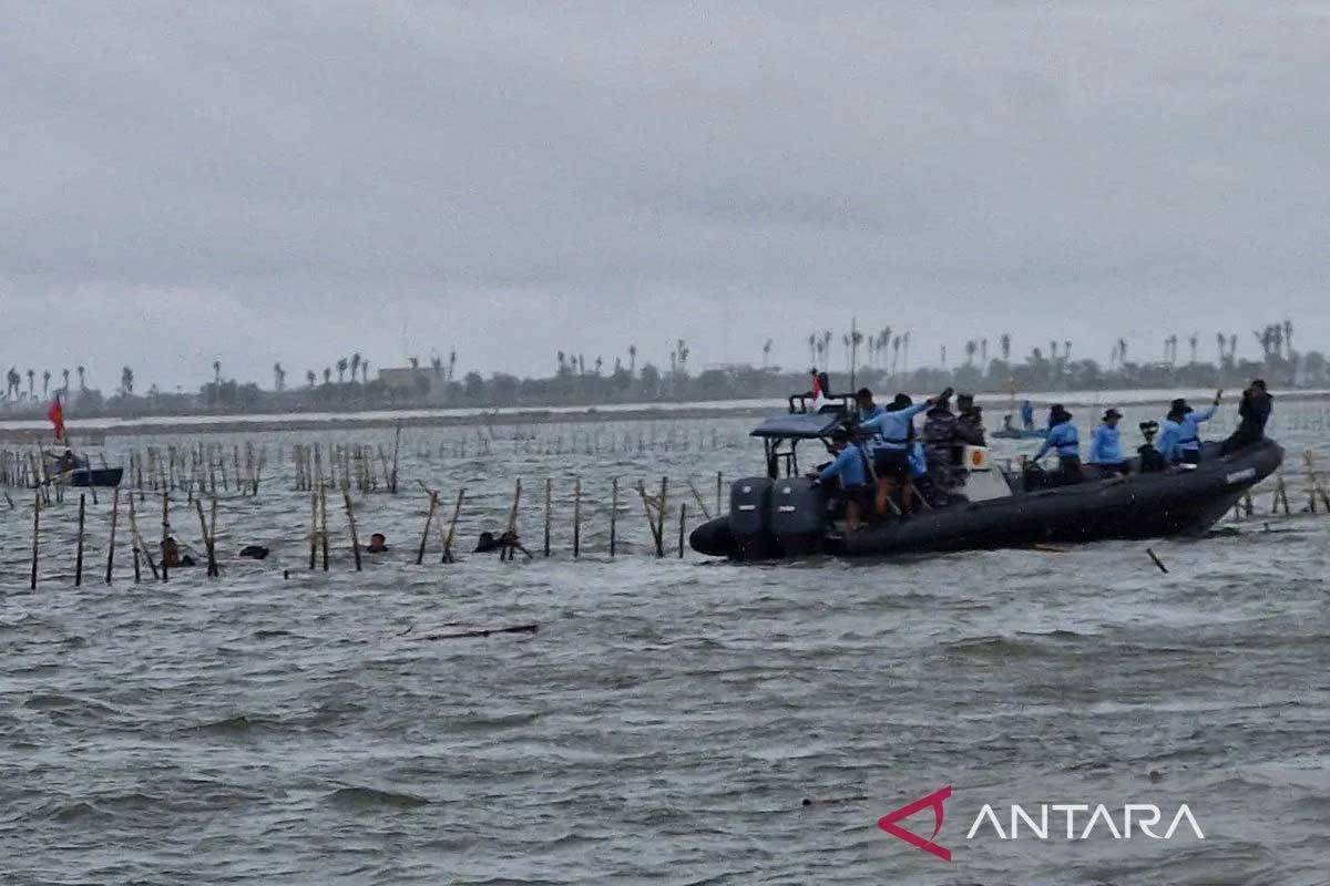 TNI AL: Pagar Laut di Tangerang Masih Tersisa 11,46 Kilometer