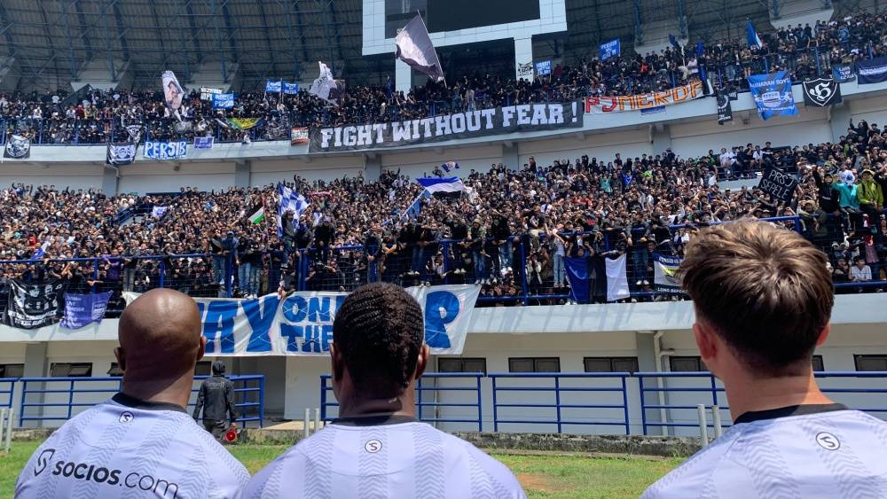 Jelang Duel Klasik Lawan Persija, Bobotoh Tumpah Ruah Dukung Persib di GBLA