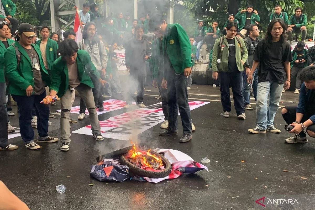 Mahasiswa Kritik Pemerintah Lewat Aksi Indonesia Gelap, Mensesneg: Beri Kesempatan, Lihat dengan Jeli