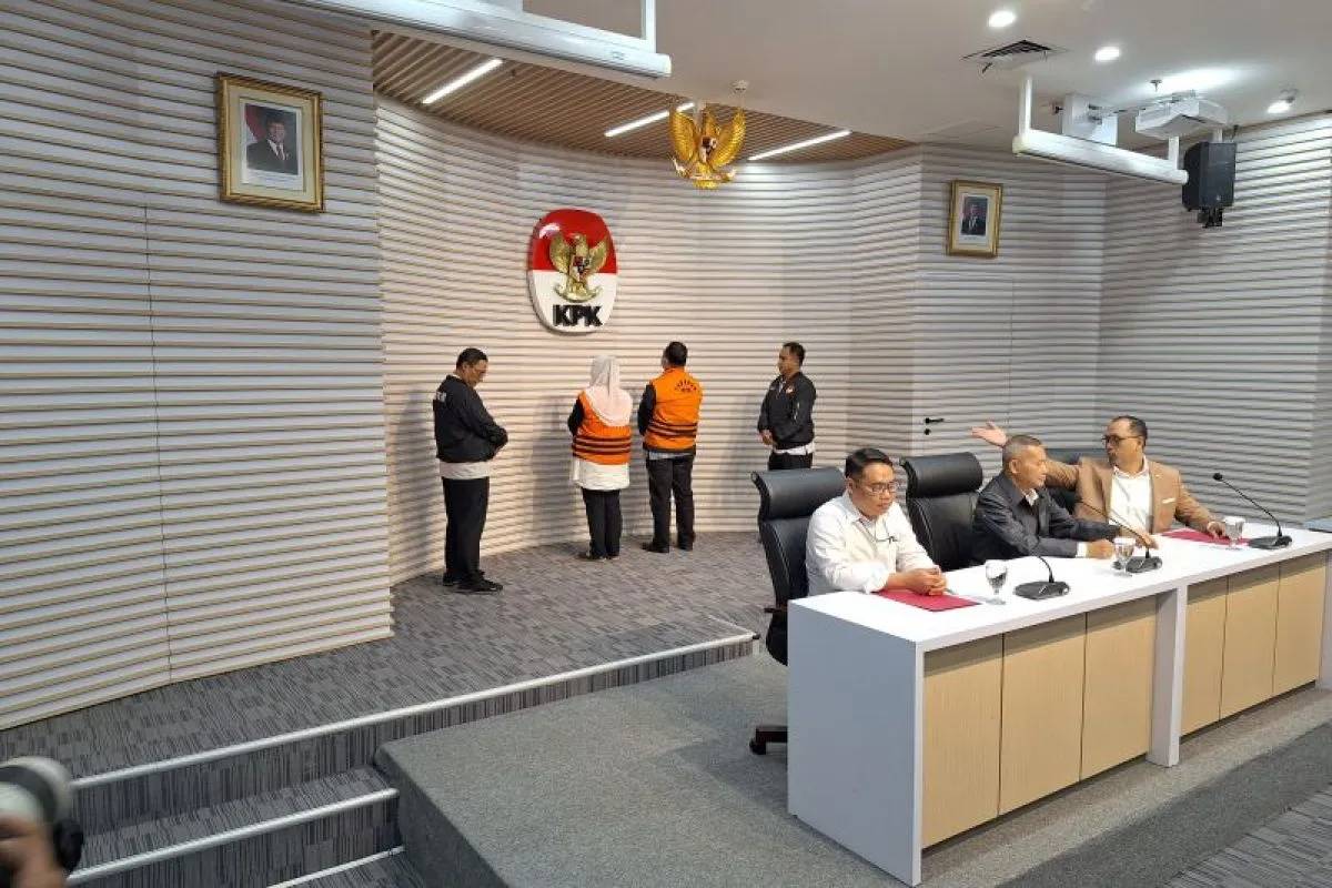 Tersandung 3 Kasus Korupsi, Wali Kota Semarang dan Ketua Komisi D DPRD Jateng Ditahan KPK