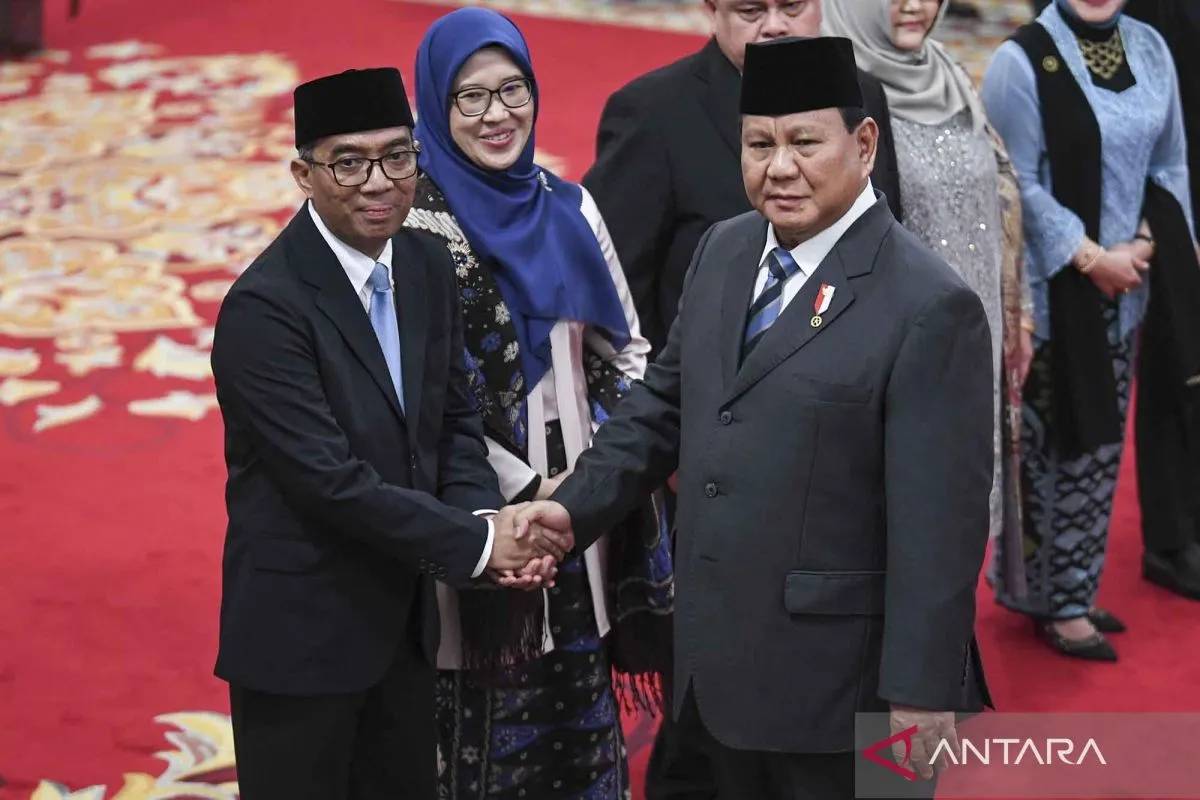 Gantikan Prof Satryo, Prof Brian Yuliarto Resmi Jabat Mendiktisaintek