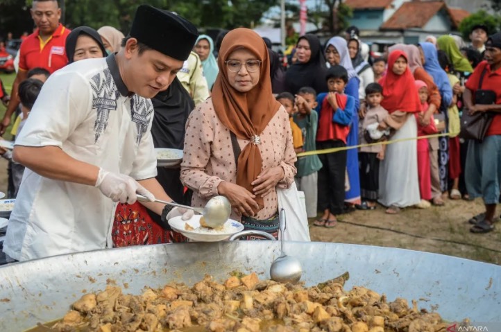 Ustaz Derry Sulaiman Ungkap Kisah Bobon Santoso Mualaf, Saat Potong Kambing