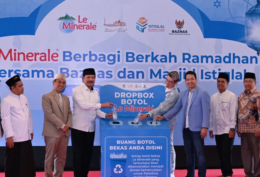 Ramadan 2025: Le Minerale Gandeng Baznas Ajak Jemaah Istiqlal Bantu Palestina