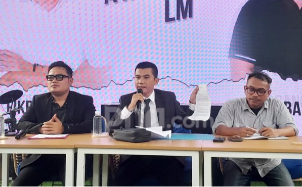 Revelino Tuwasey Sempat Ingin Menikahi Lisa Mariana