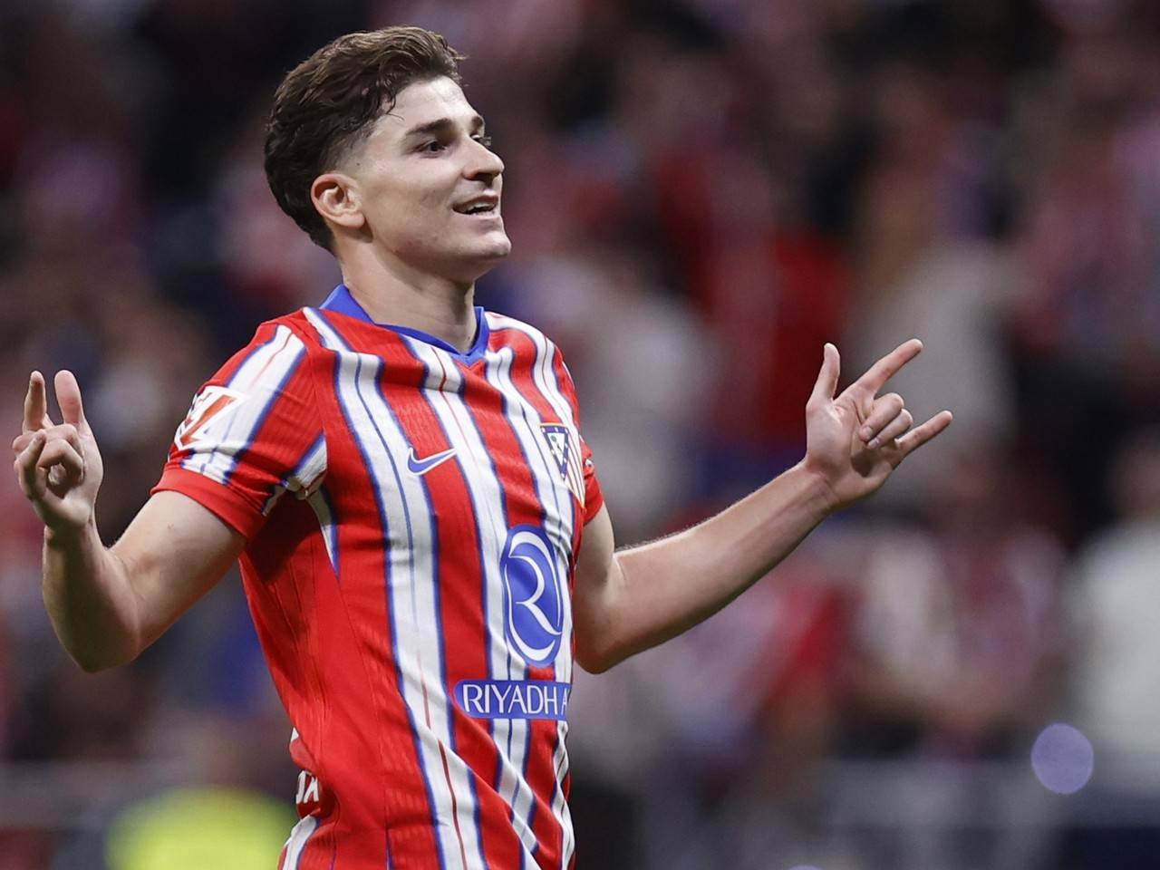 Julian Alvarez, Calon Penerus Robert Lewandowski di Barcelona