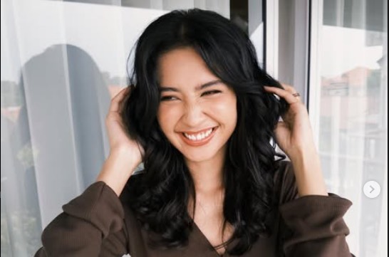 Rambut Mikha Tambayong Tebal dan Sehat, Ketahui Faktor Pemicu Kerontokan