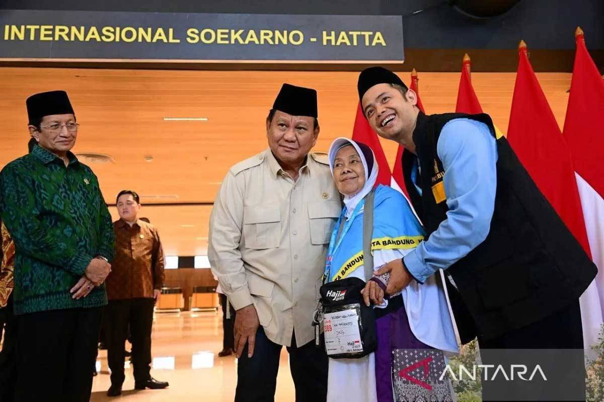 Minta Kabinet Cari Solusi Kurangi Biaya Haji, Prabowo: Kalau Bisa Lebih Murah dari Malaysia