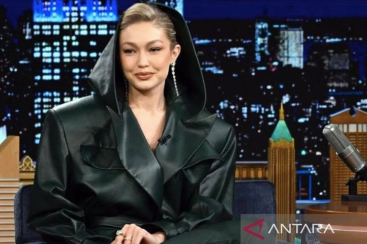 Gigi Hadid Pacaran dengan Bradley Cooper, Zayn Malik Gagal Balikan