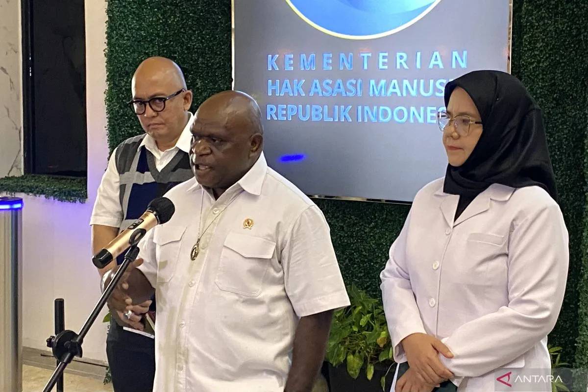 Menteri HAM Sebut Pendidikan di Barak Militer Oke, Asal Tanpa Cubit & Pukul