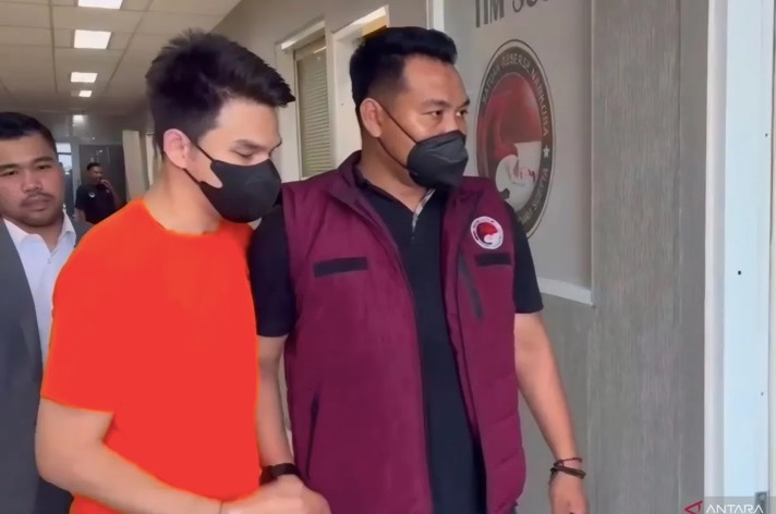 Jonathan Frizzy 6 Kali Transaksi Obat Keras, Dapat Barang dari Malaysia dan Thailand