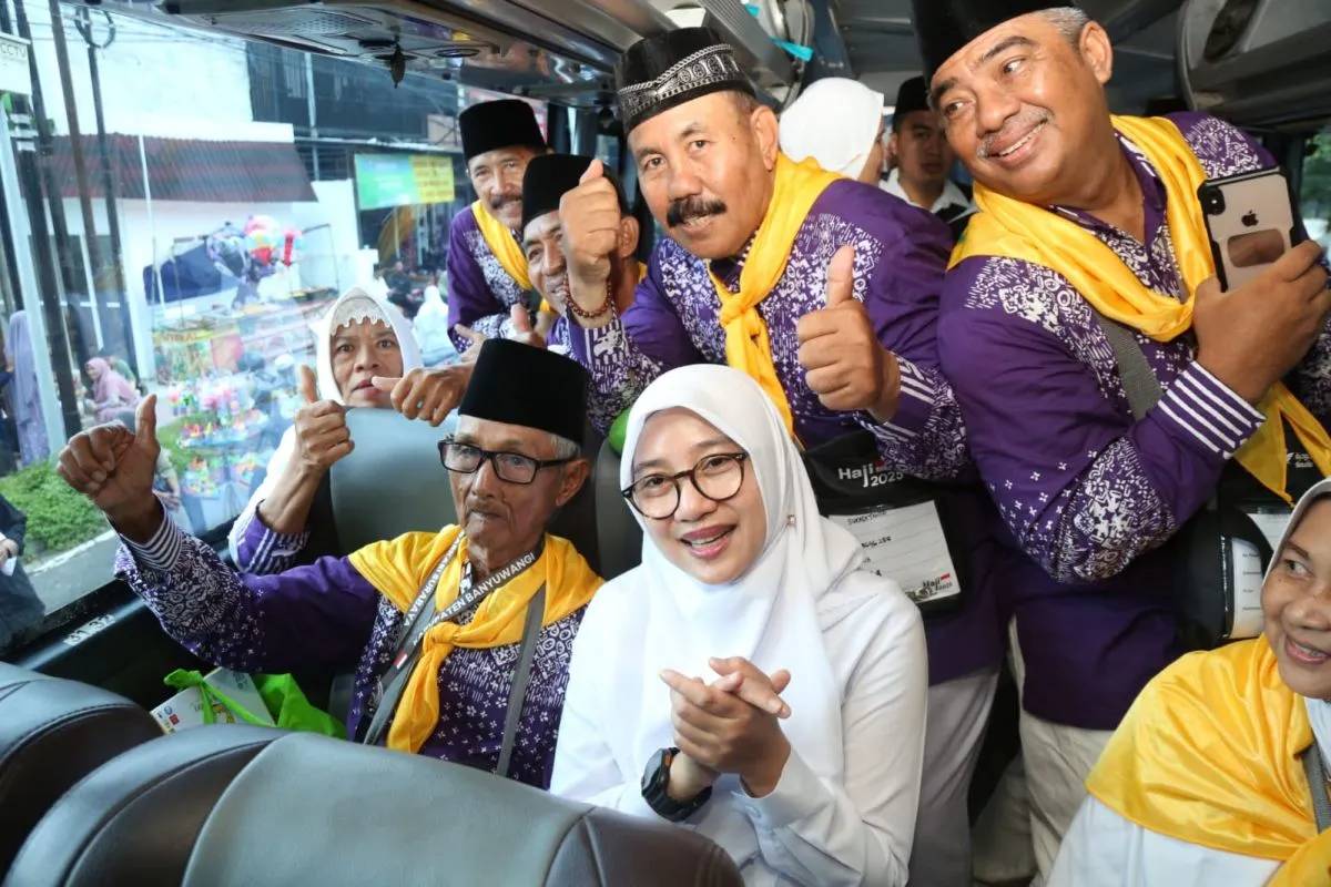 15 Tahun Jualan Koran di Masjid Agung Banyuwangi, Kakek 88 Tahun Akhirnya Naik Haji