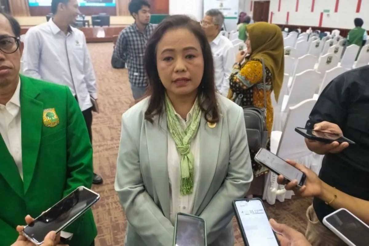 Jokowi Tak Wajib Buktikan Ijazahnya Asli, UGM Disebut Bisa Selesaikan Polemik