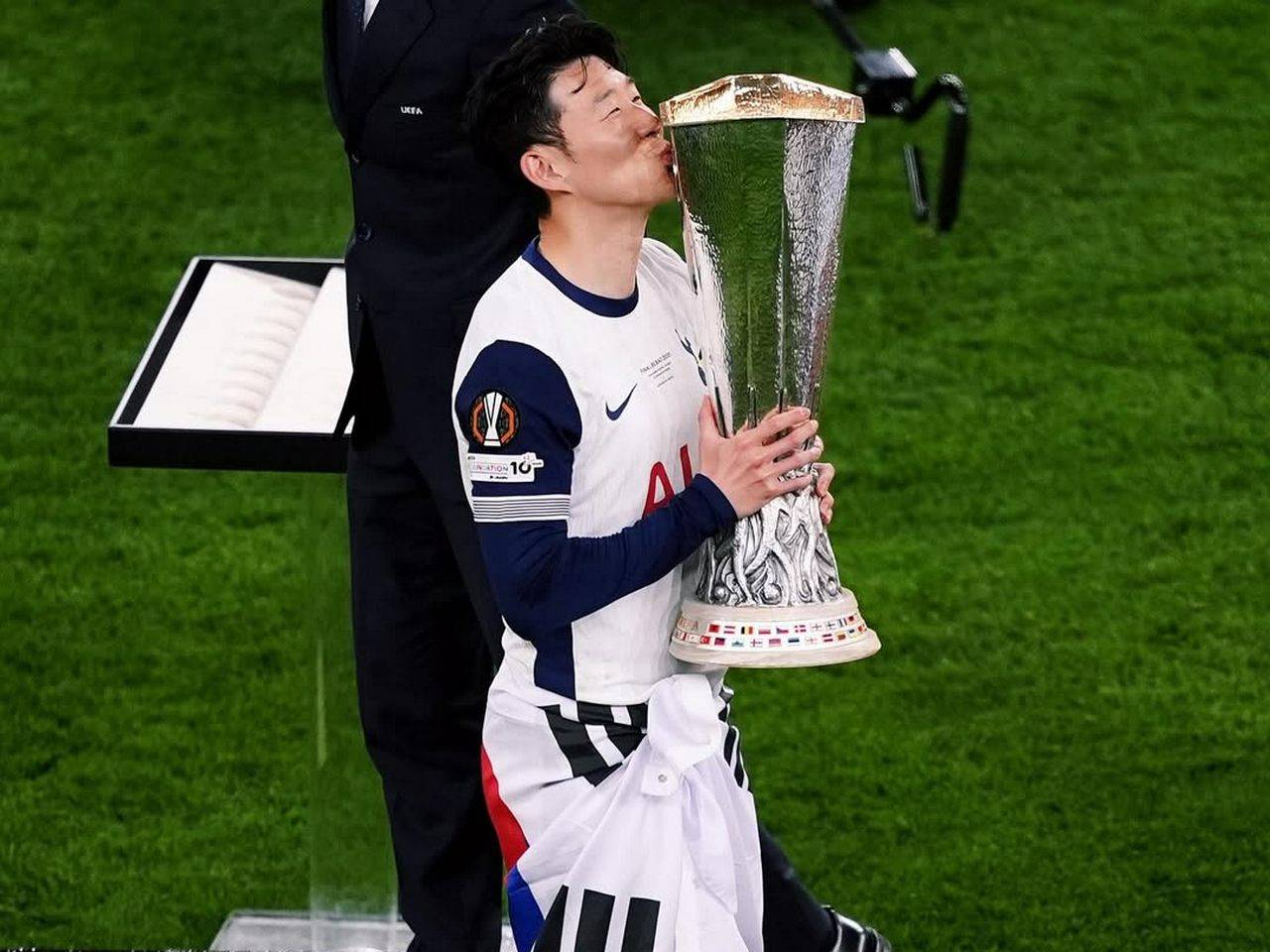 Son Heung Min Ingin Disebut Legenda Tottenham Hotspur Seusai Juara Liga Europa