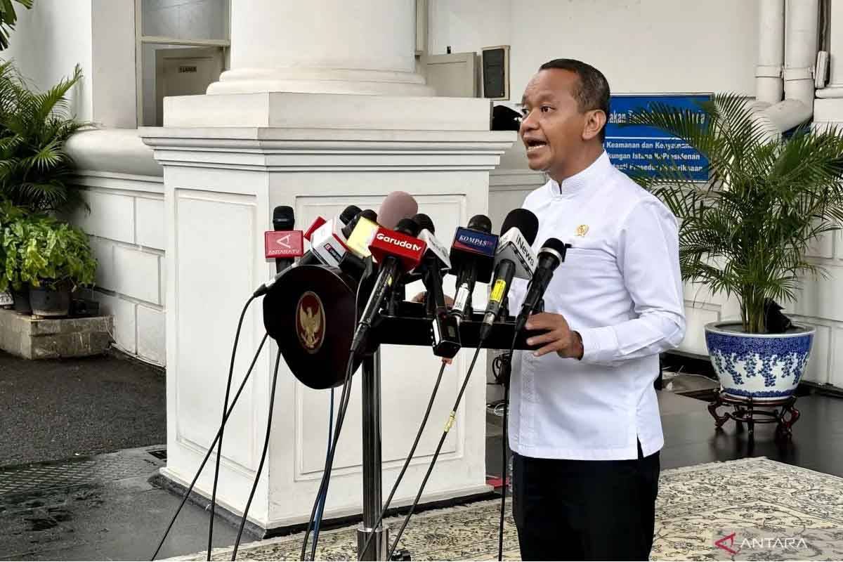 Bahlil Memohon Agar Cari Isu Produktif Daripada Ijazah Jokowi