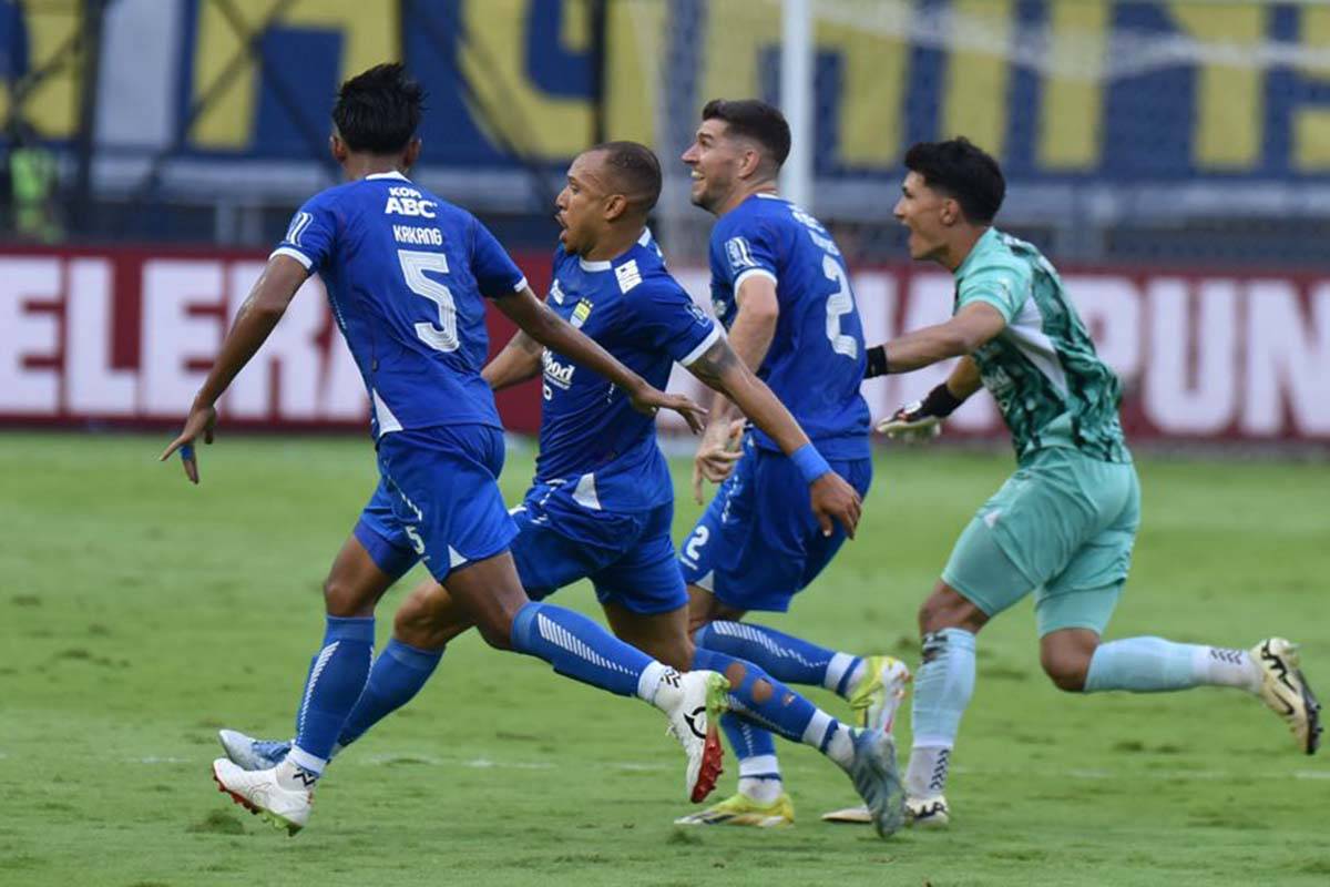 Kunci Tangguhnya Pertahanan Persib Bandung, 4 Bek yang Jarang Diganti