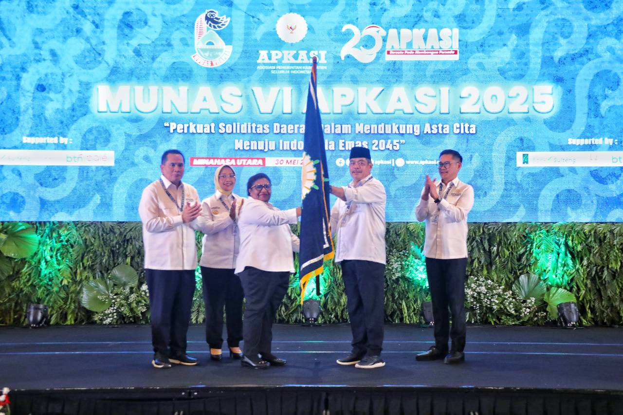 Wamendagri Ribka Serukan Indonesia Emas 2045 saat Tutup Munas VI APKASI