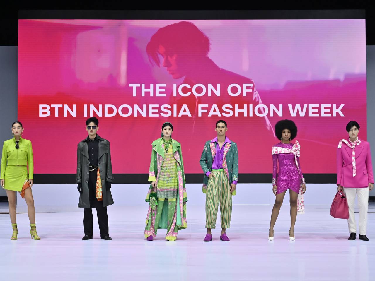 Dikunjungi 34.000 Orang, Indonesia Fashion Week 2025 Resmi Ditutup